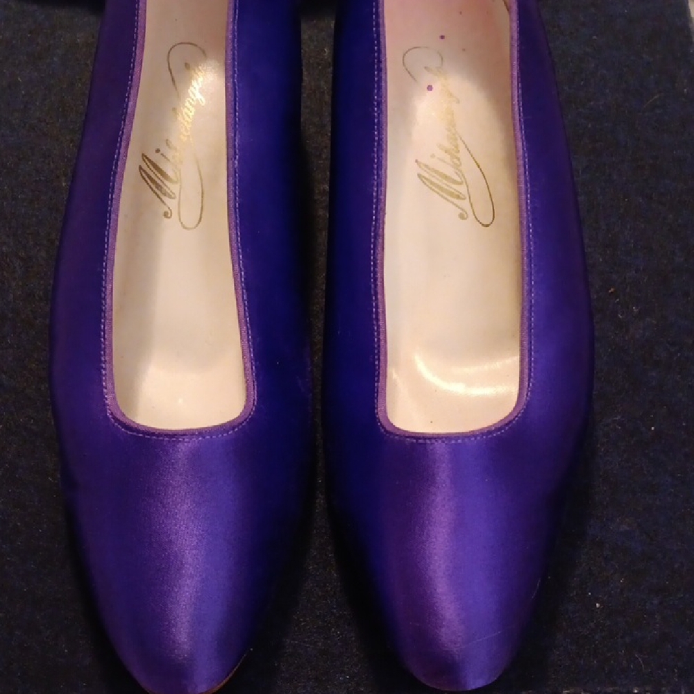 Michaelangelo Purple Satin Closed Toe Heels